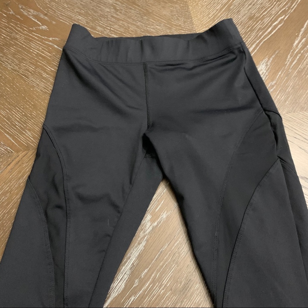 Forever 21 black w/ mesh cropped athletic leggings Size XS